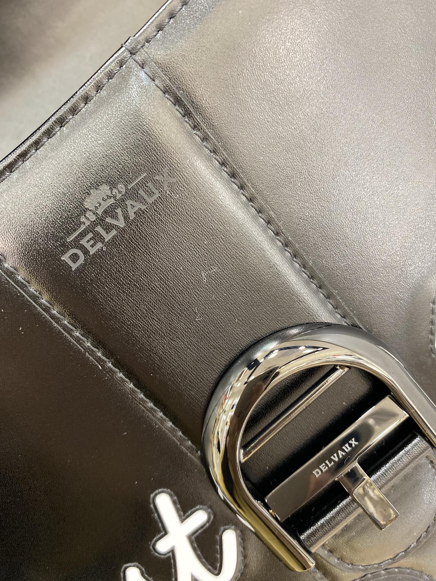 델보 레터링 브리앙 박스백 미듐